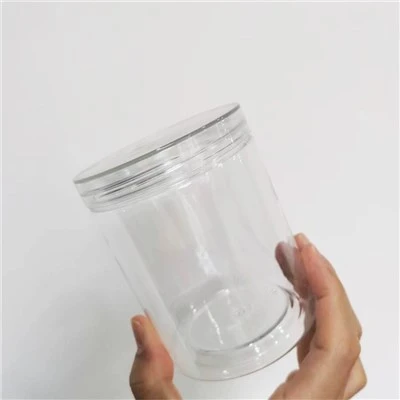 500-ml-Plastikgläser mit durchsichtigen Deckeln