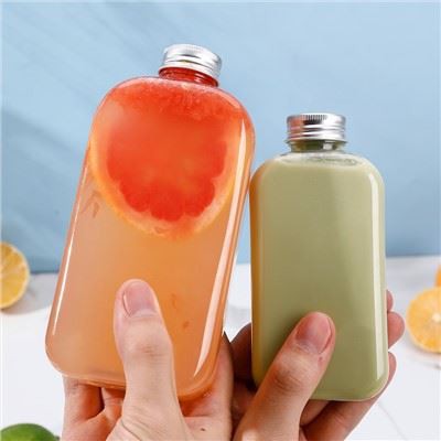 Flache Trinkflasche aus Kunststoff